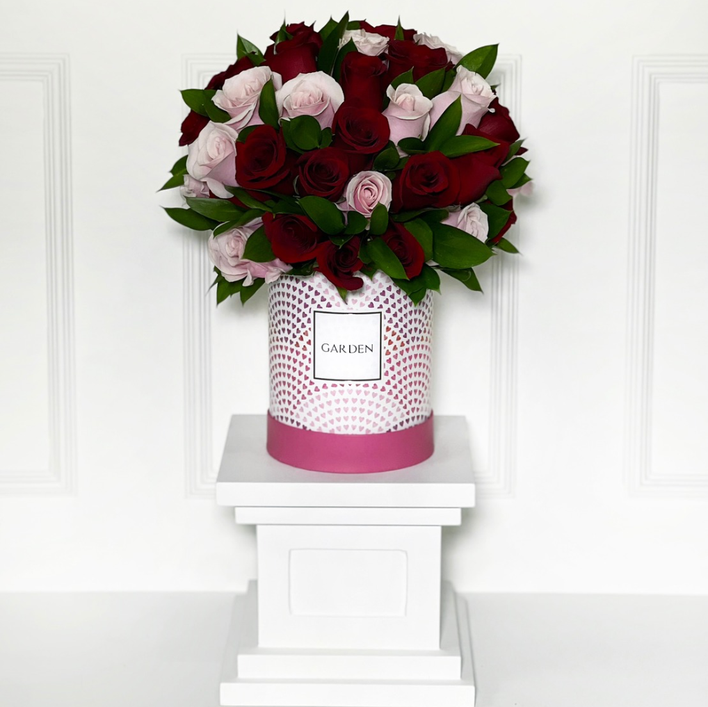 BOX CLASSIC HEART COM ROSAS VERMELHAS E COR DE ROSA